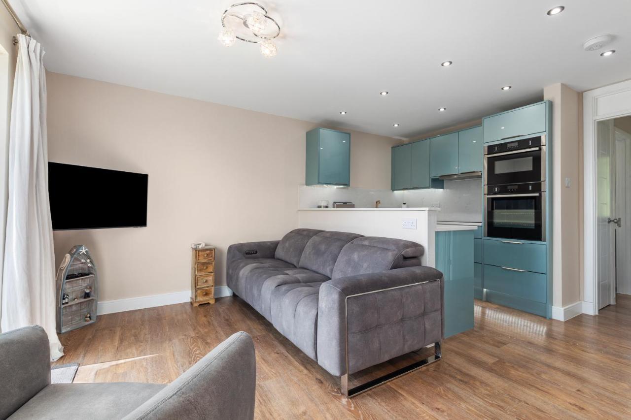 Salty Kisses - Sea Front Aparment Hodgeston