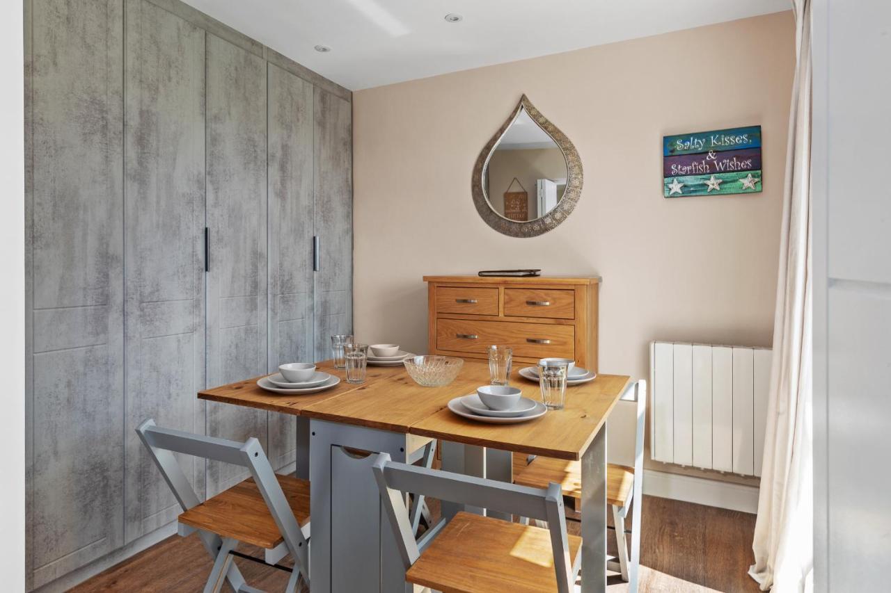 Apartment Salty Kisses - Sea Front Aparment *