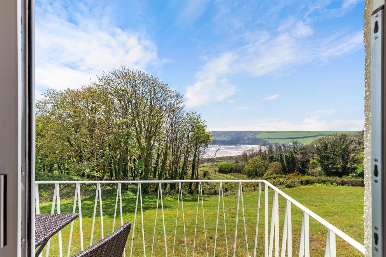 Salty Kisses - Sea Front Aparment * Hodgeston